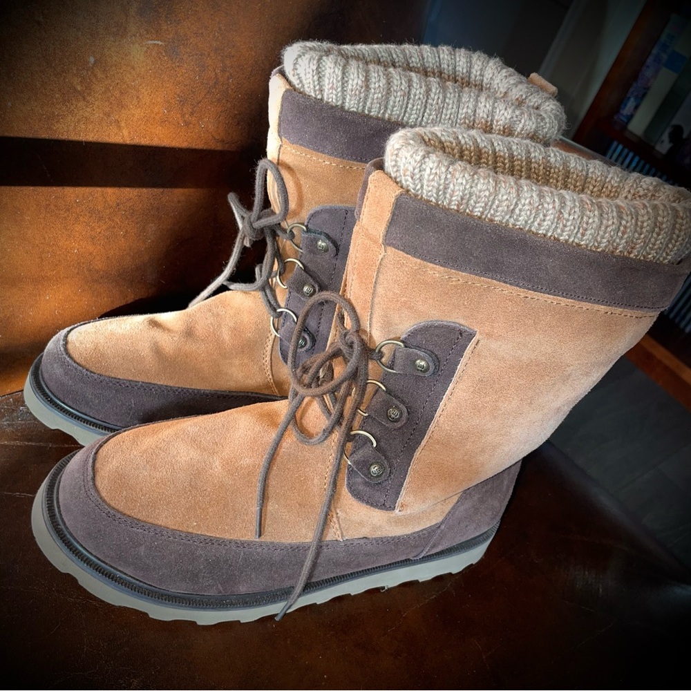 BearPaw Women's winter Boots size 8